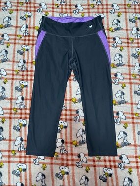 Xersion Black and Purple Cropped Performance Leggings